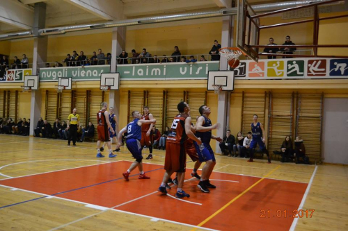 Skuode ir vėl sirgaliai itin gausiai rinkosi į rungtynes ir neliko nuvilti Skuode ir vėl sirgaliai itin gausiai rinkosi į rungtynes ir neliko nuvilti