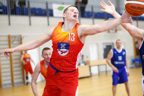 Donatas Brazdeikis šeštadienį rungtyniavo ir pagrindiniame, ir veteranų čempionate Donatas Brazdeikis šeštadienį rungtyniavo ir pagrindiniame, ir veteranų čempionate
