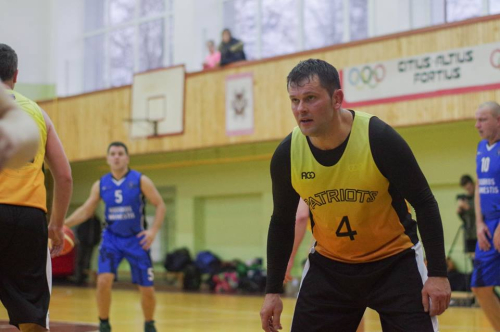 Akmenės rajono Patriots patyrė pirmąjį pralaimėjimą Veteranų čempionate