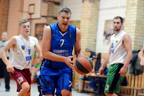 Kudirkos Naumiesčio lyderis šiose rungtynėse buvo Aidas Bacevičius, surinkęs 19 taškų Kudirkos Naumiesčio lyderis šiose rungtynėse buvo Aidas Bacevičius, surinkęs 19 taškų