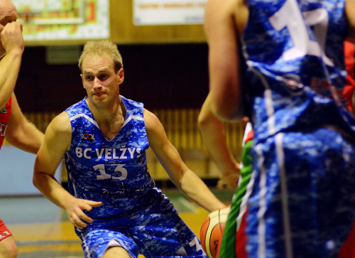 Velžio krepšininkai antrą sezoną iš eilės žais tarp 4 stipriausių lygos komandų Velžio krepšininkai antrą sezoną iš eilės žais tarp 4 stipriausių lygos komandų