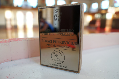 Geriausiems mėnesio laureatams atitenka unikalūs Sporto kalvės apdovanojimai Geriausiems mėnesio laureatams atitenka unikalūs Sporto kalvės apdovanojimai