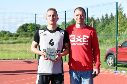 Šarūno Reinarto vedama Pašušvio komanda laimėjo Skuodo etapą Šarūno Reinarto vedama Pašušvio komanda laimėjo Skuodo etapą