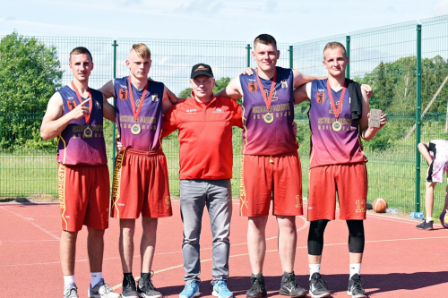 Sėkmingai Mėgėjų grupėje pasirodė Skuodo Senamiests sporto klubo krepšininkai Sėkmingai Mėgėjų grupėje pasirodė Skuodo Senamiests sporto klubo krepšininkai