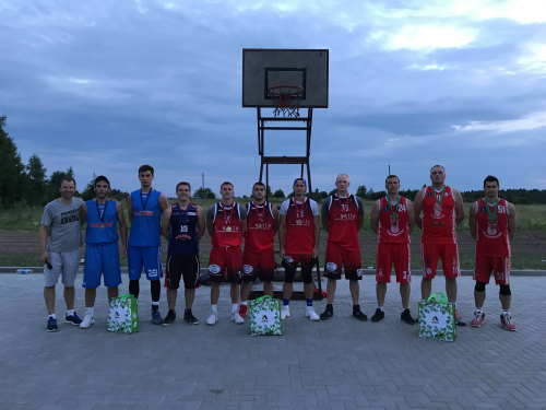 Vyrų grupės prizininkai: Losrita (Vilnius), LKE (Rokiškis) ir Užpaliai (Utenos r.) Vyrų grupės prizininkai: Losrita (Vilnius), LKE (Rokiškis) ir Užpaliai (Utenos r.)