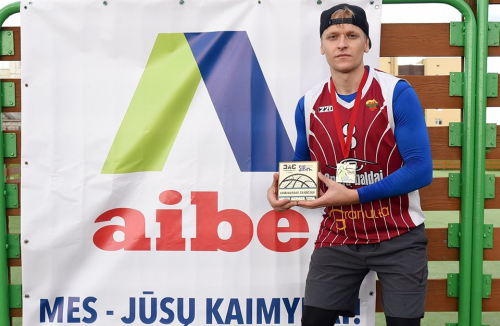 Domantui Šimaičiui iš komandos Tiek ir tereikėjo atiteko ir specialus rezultatyviausio žaidėjo prizas iš Aibės Domantui Šimaičiui iš komandos Tiek ir tereikėjo atiteko ir specialus rezultatyviausio žaidėjo prizas iš Aibės