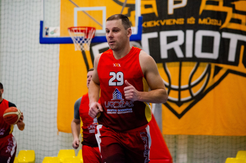 Raimondas Venskus pelnė 39 taškus ir perėmė net 9 kamuolius Raimondas Venskus pelnė 39 taškus ir perėmė net 9 kamuolius