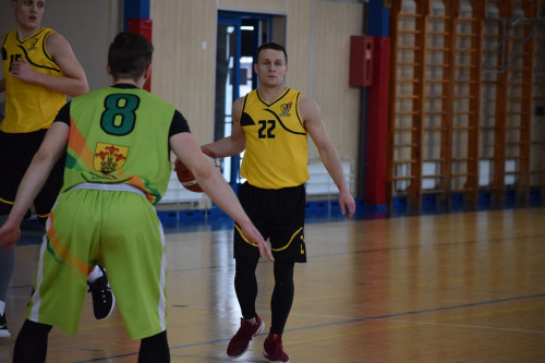 Varėnos komanda reguliarųjį sezoną užbaigę su trimis pergalėmis Varėnos komanda reguliarųjį sezoną užbaigę su trimis pergalėmis