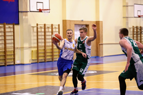 Joniškio krepšininkai debiutiniame sezone kovoja dėl patekimo tarp geriausiųjų
