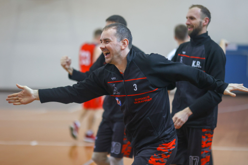 Velžio krepšininkai gražino seriją į savo aikštę Velžio krepšininkai gražino seriją į savo aikštę