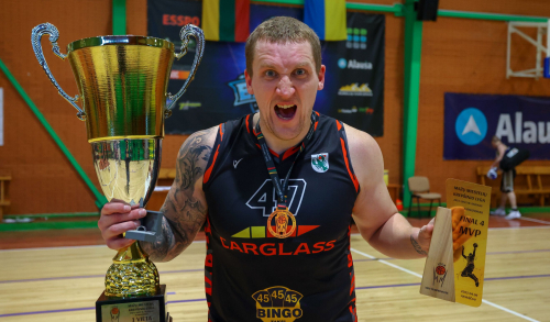 Mantas Vaznonis medalį pelnė ir 35+ ir A divizionų čempionatuose Mantas Vaznonis medalį pelnė ir 35+ ir A divizionų čempionatuose