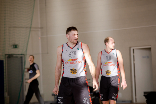 Kai aplink visi mėto pro šalį, belieka tik rinktis kamuolius. Justas Vasiliauskas jų surinko 20 Kai aplink visi mėto pro šalį, belieka tik rinktis kamuolius. Justas Vasiliauskas jų surinko 20
