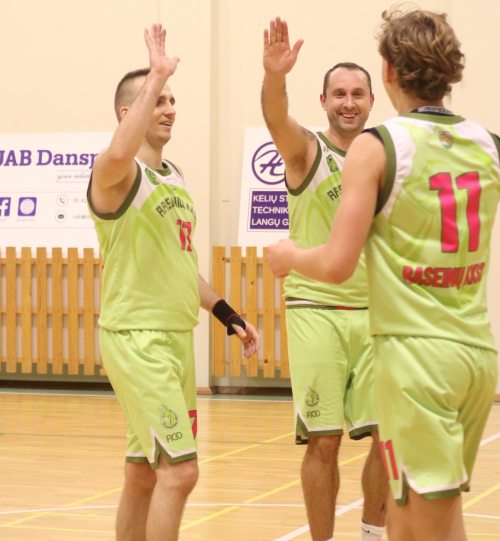 Čempionų titulo gynyba kol kas sėkminga Čempionų titulo gynyba kol kas sėkminga