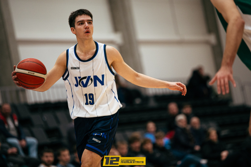 Salvijus Laužadis atvedė komandą į pergalę, tačiau atkrintamosiose žaisti negalės Salvijus Laužadis atvedė komandą į pergalę, tačiau atkrintamosiose žaisti negalės