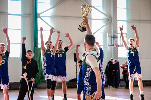 B diviziono stipriausios komandos titulą apgynė Kelmės krepšininkai B diviziono stipriausios komandos titulą apgynė Kelmės krepšininkai